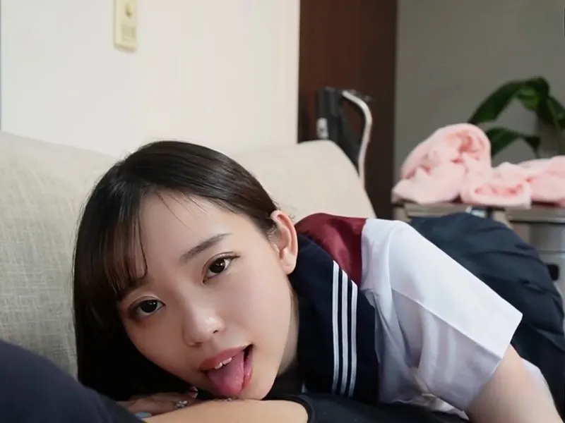 Học sinh nữ ngây thơ bị tên ba cóc chọc của quý giả vào lồn